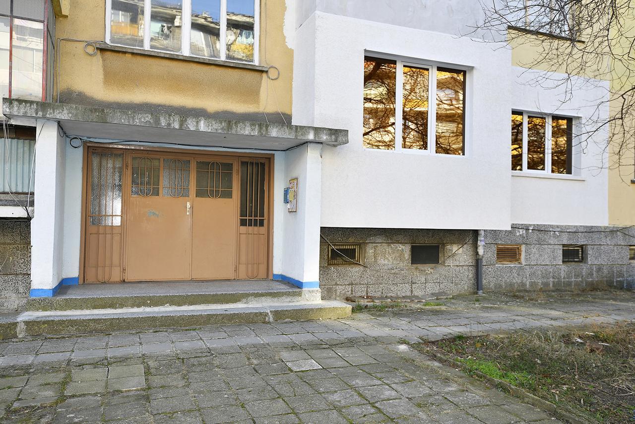 Chaika Apartment Warna Exterior foto